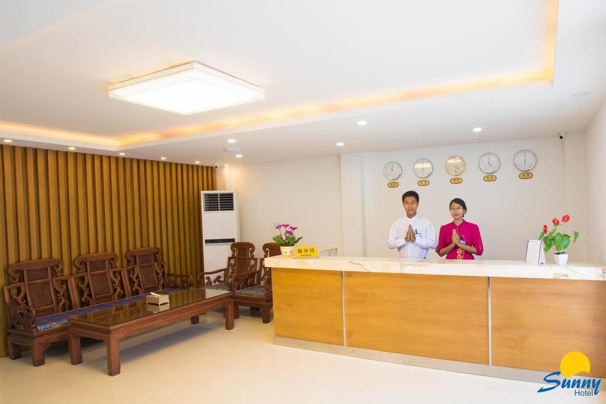 Hotel Sunny Mandalay Bagian luar foto